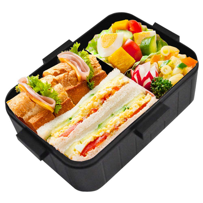 Skater Lunchbox mit antibakterieller Silberionen-Behandlung, 650 ml, mit 4-Punkt-Verschluss, Snoopy-Gesichtsdesign, hergestellt in Japan