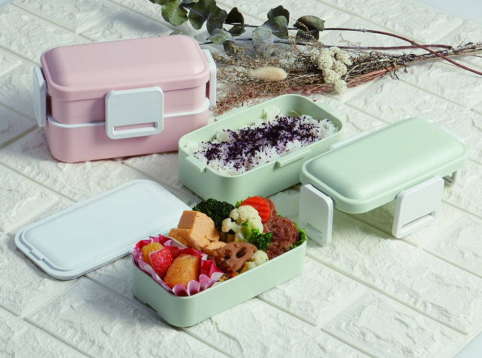 Skater Lunchbox mit zwei Etagen, 600 ml, mit antibakteriellem, gewölbtem Deckel, Mattrosa – Hergestellt in Japan