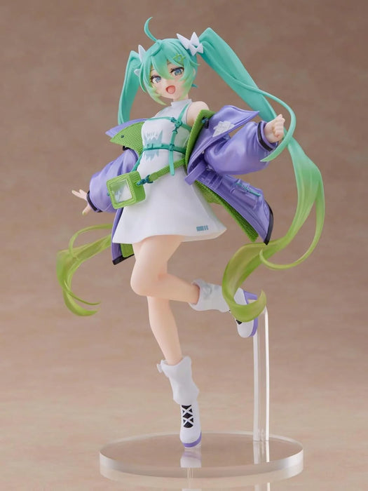 Taito Hatsune Miku Fashion Figure Sporty Style Collectible Toy Model