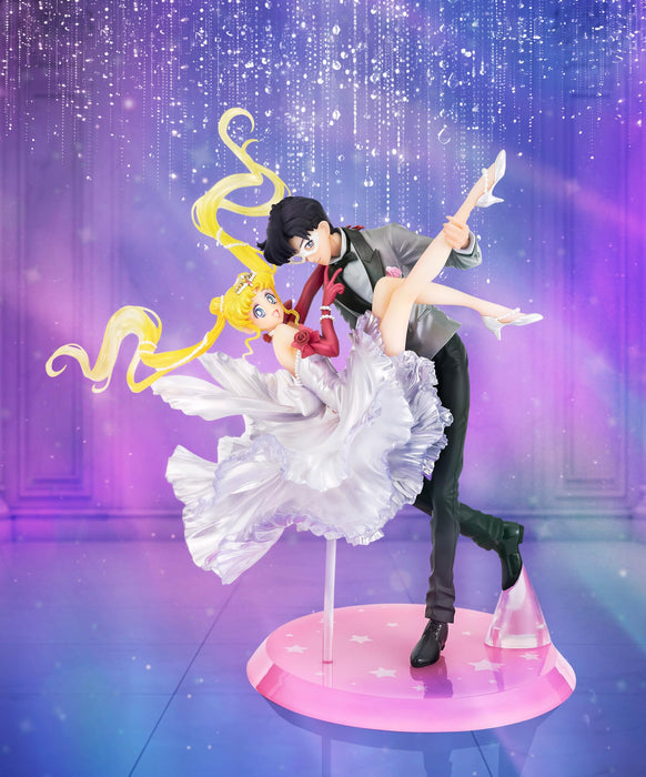 Tamashii Nations Sailor Moon Usagi & Tuxedo Mask Moonlight Glow Edition Figure