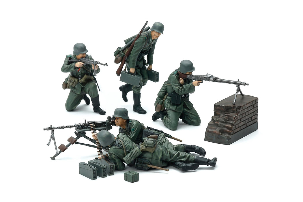 Tamiya 1/35 Military Miniature German Machine Gun Team Mid-War Model 35386