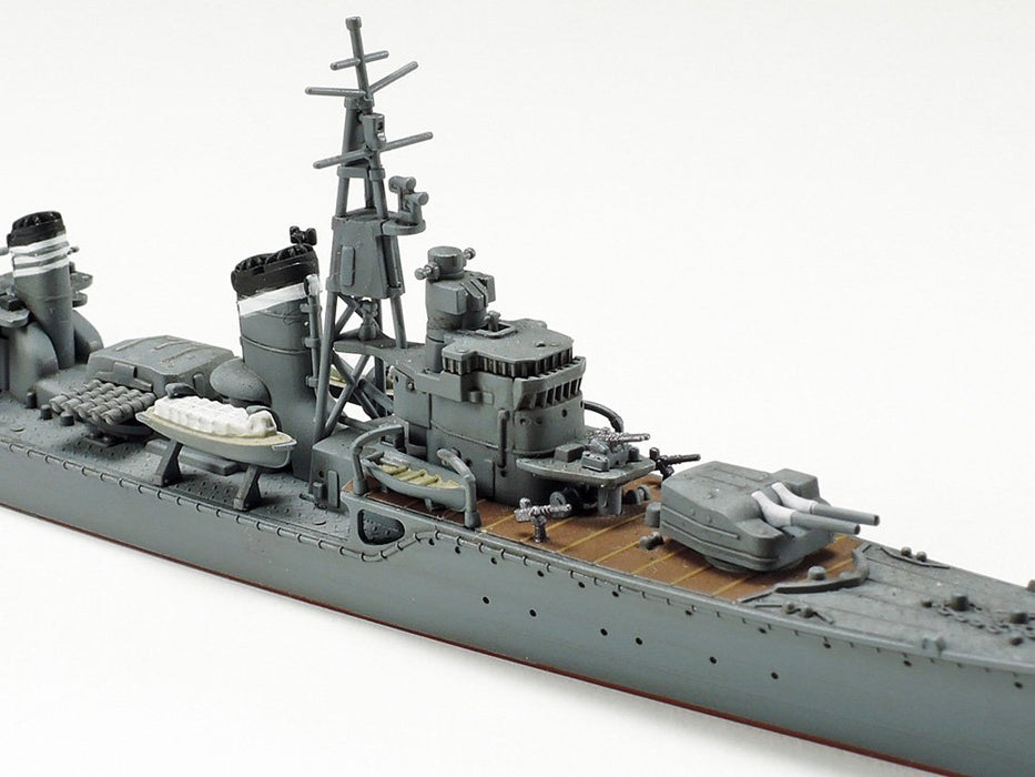 Maquette du destroyer de la marine japonaise Shimakaze de Tamiya au 1/700