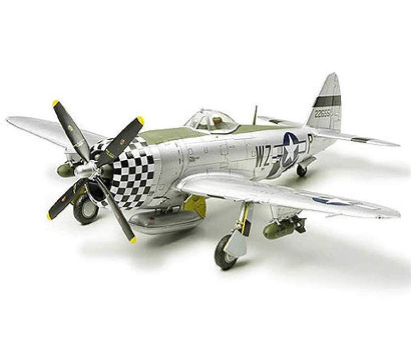 Tamiya 1/72 Republic P-47D Thunderbolt Model – Warbird Collection No.70