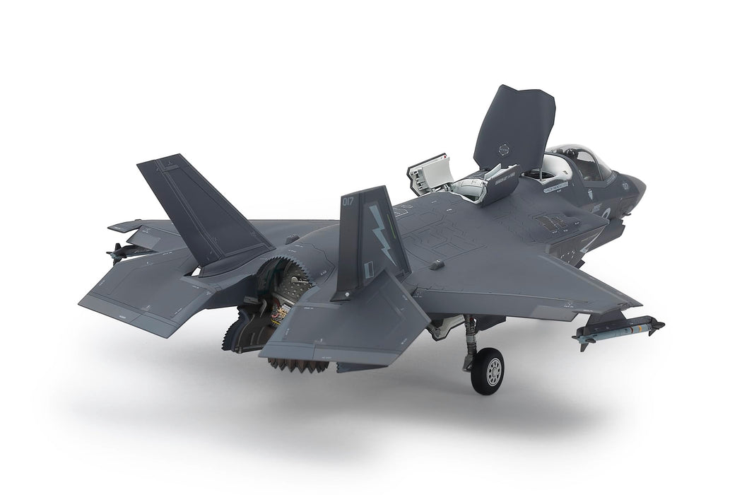 Tamiya 1/72 F-35B Lightning II Model Kit Warbird Series 60793