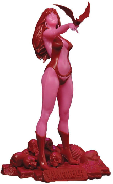 X-Plus Vampirella Jose Gonzalez Glow In The Dark 1/8 Model Kit Edition