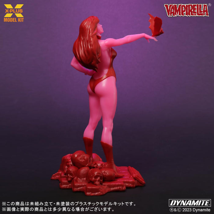 X-Plus Vampirella Jose Gonzalez Glow In The Dark 1/8 Model Kit Edition