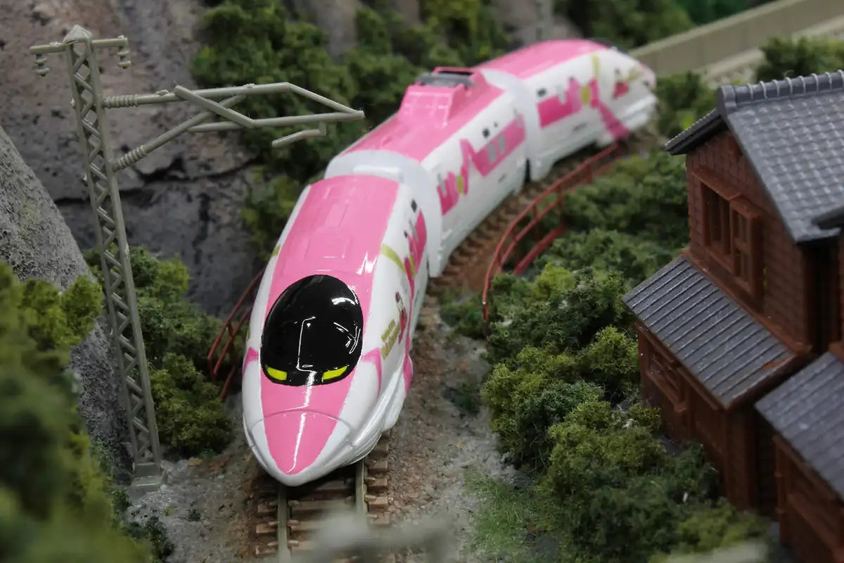 ROKUHAN St008-2 Z Shorty Series 500 Hello Kitty Shinkansen Z Scale- Japan Figure Store - #1 Bring To You The Best Japanese Goods