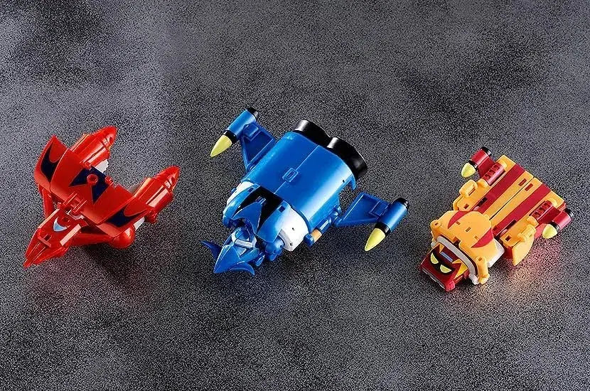 Freeing Getter Robo G Dynamic Change Plastic Painted Figure 4.9in
