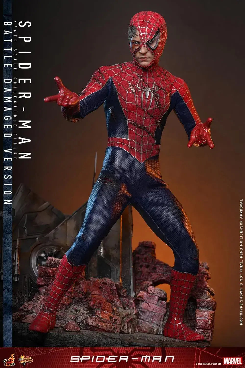 Hot Toys Spider Man Battle Damaged 1 6 Scale Figure
