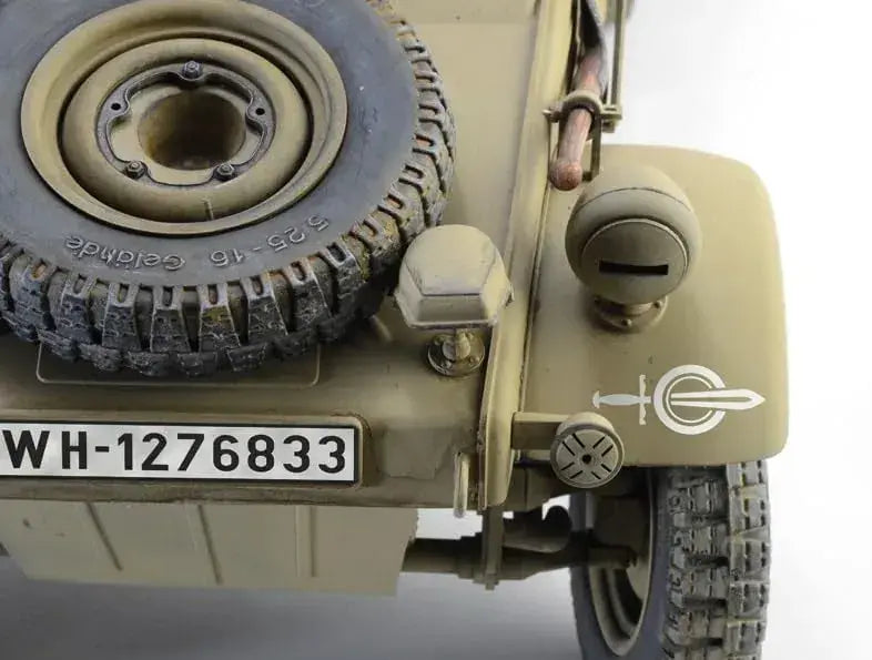 Platz Italeri 1 9 WW2 Kubelwagen Type 82 Plastic Model Kit
