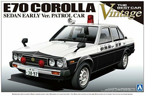 Aoshima 1/24 E70 Corolla Sedan Early Type Patrol Car Plastic Model Kit