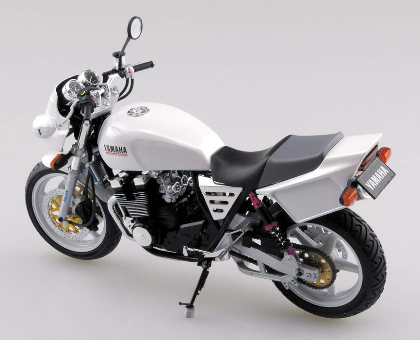 Aoshima Bunka Kyozai 1/12 Bike Series No.35 Yamaha Xjr400S avec modèle en plastique de pièces personnalisées