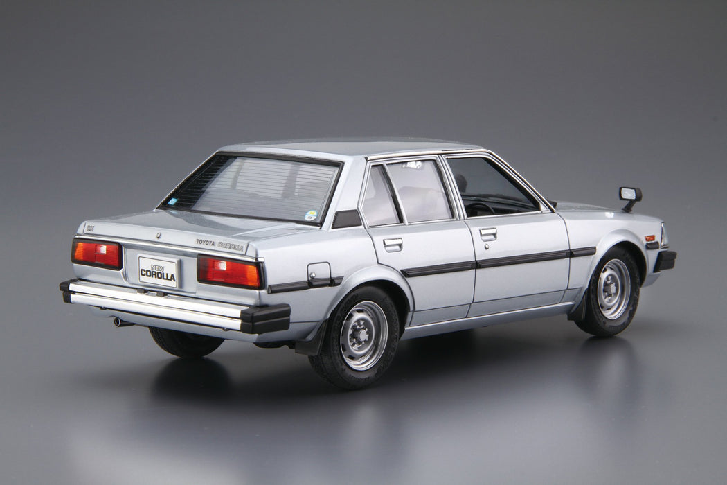 Aoshima Bunka Kyozai 1/24 le modèle de voiture série n ° 71 Toyota E70 Corolla berline Gt/Dx 1981 modèle en plastique