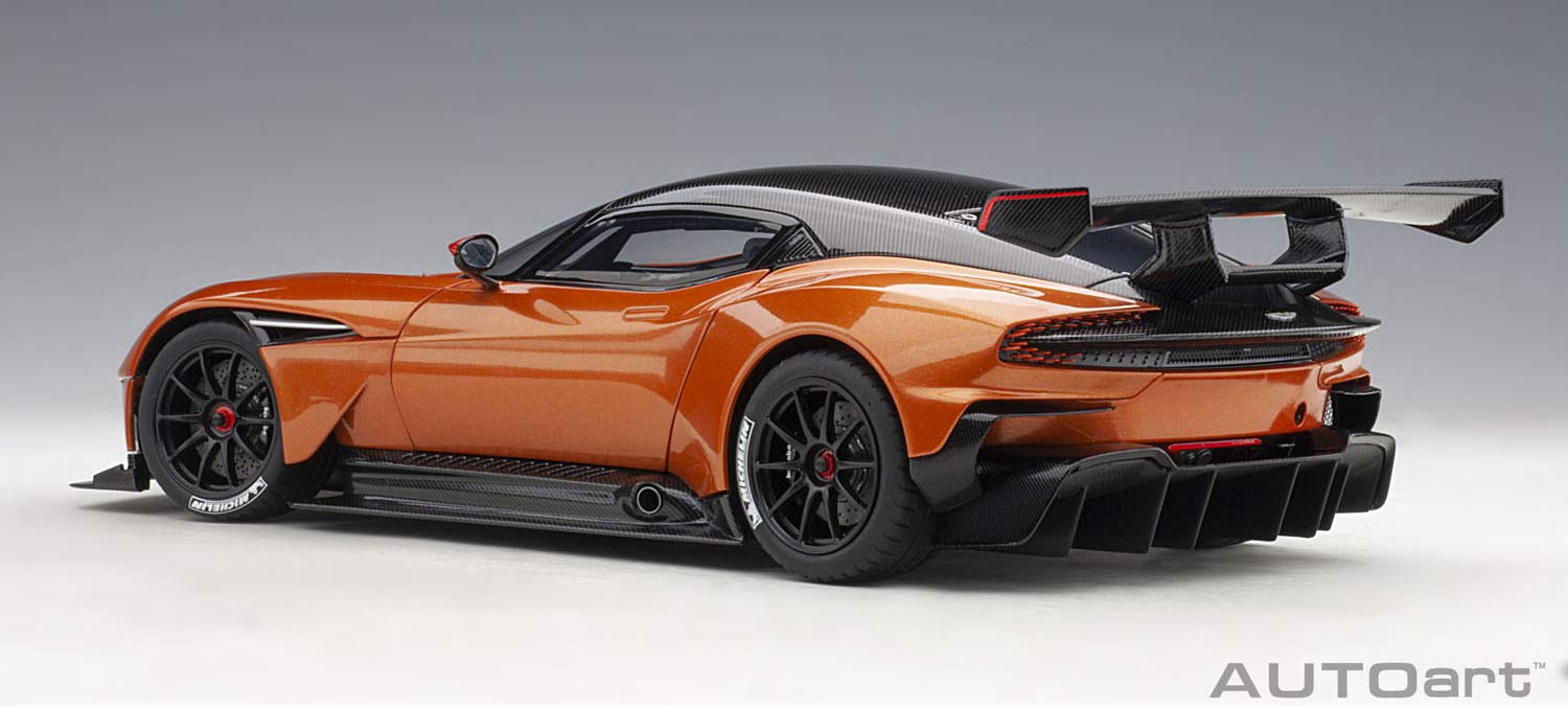 Autoart 1/18 Aston Martin Vulcan Orange