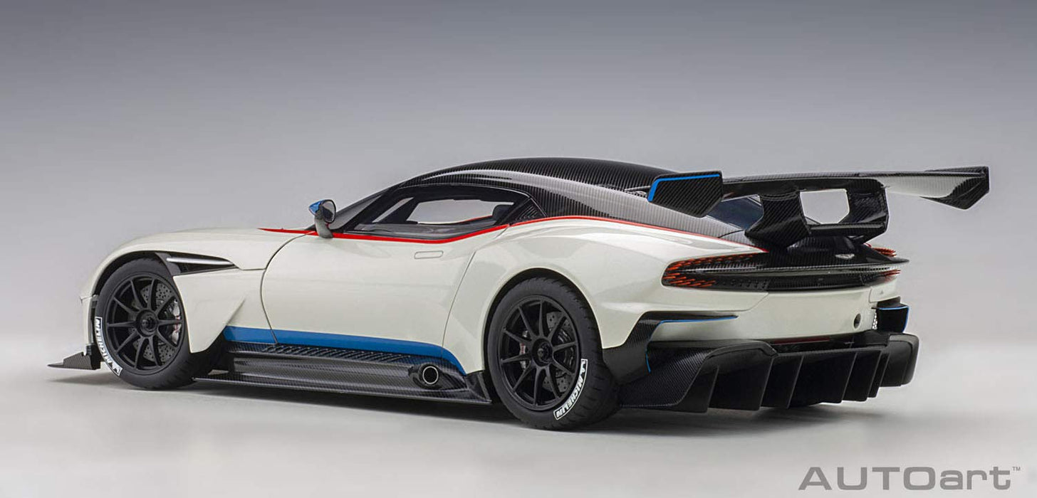Autoart 1:18 Aston Martin Vulcan Blanc/Bleu/Rouge