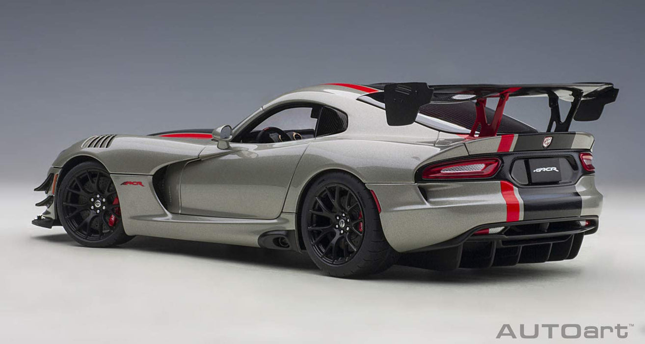 Autoart 1/18 Dodge Viper ACR Silber/Schwarz 71733