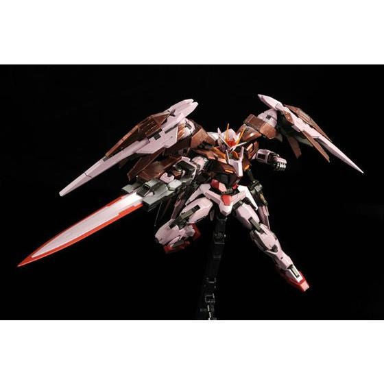 Bandai Mg 1/100 Gn-0000 + Gnr-010 Trans-am Raiser Plastikmodellbausatz Gundam 00