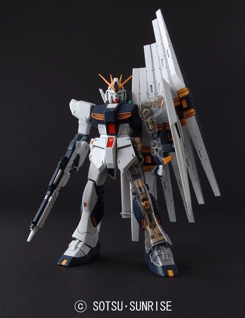 Bandai Mg 1/100 Rx-93 Nu Gundam avec kit de modèle en plastique à pièces transparentes