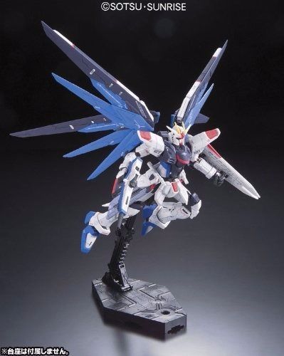 Bandai Rg 1/144 Zgmf-x10a Freedom Gundam Plastikmodellbausatz Gundam Seed Japan