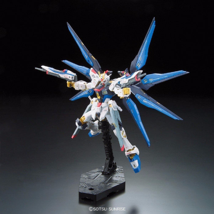 Bandai Rg 1/144 Zgmf-x20a Strike Freedom Gundam Maquette Gundam Seed Japan