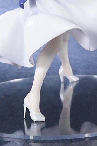 Bellfine Sabre White Kleid Ver. Abbildung im Maßstab