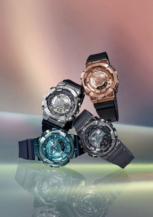 G-Shock Damen-Armbanduhr mittlerer Größe mit grauer Metallabdeckung GM-S110B-8AJF von Casio