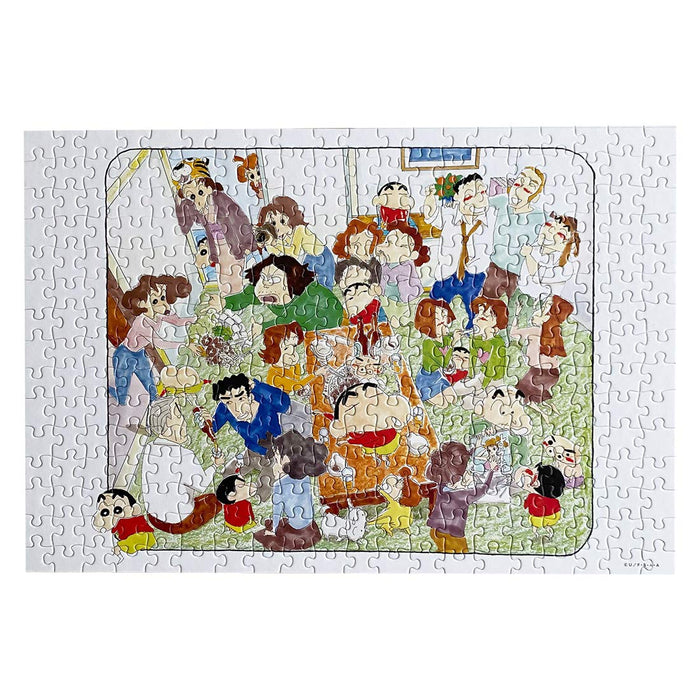 APPLEONE Kyst2892Em Jigsaw Puzzle Crayon Shin-Chan Big Gathering 300 Pieces