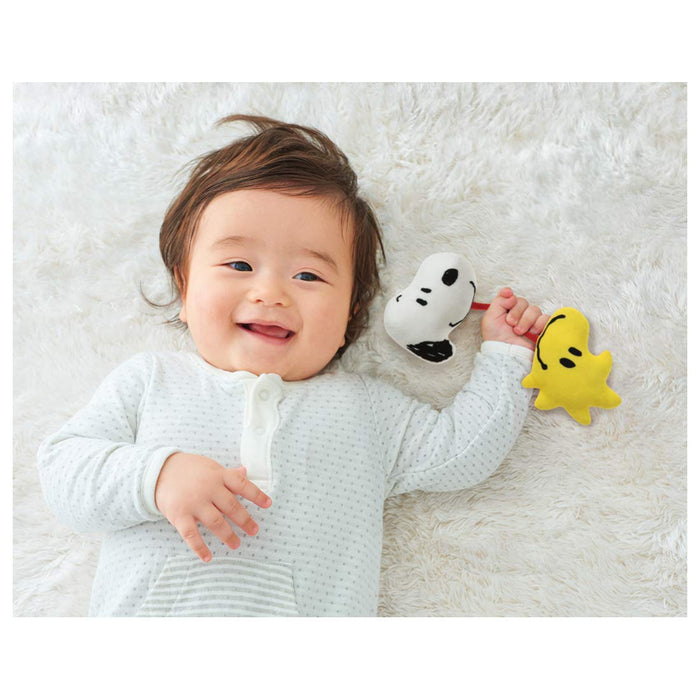 Takara Tomy Dear Little Hands Snoopy First Time Happy Toy