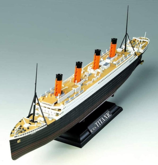 DOYUSHA 1/700 RMS Titanic Led Set Modèle Plastique