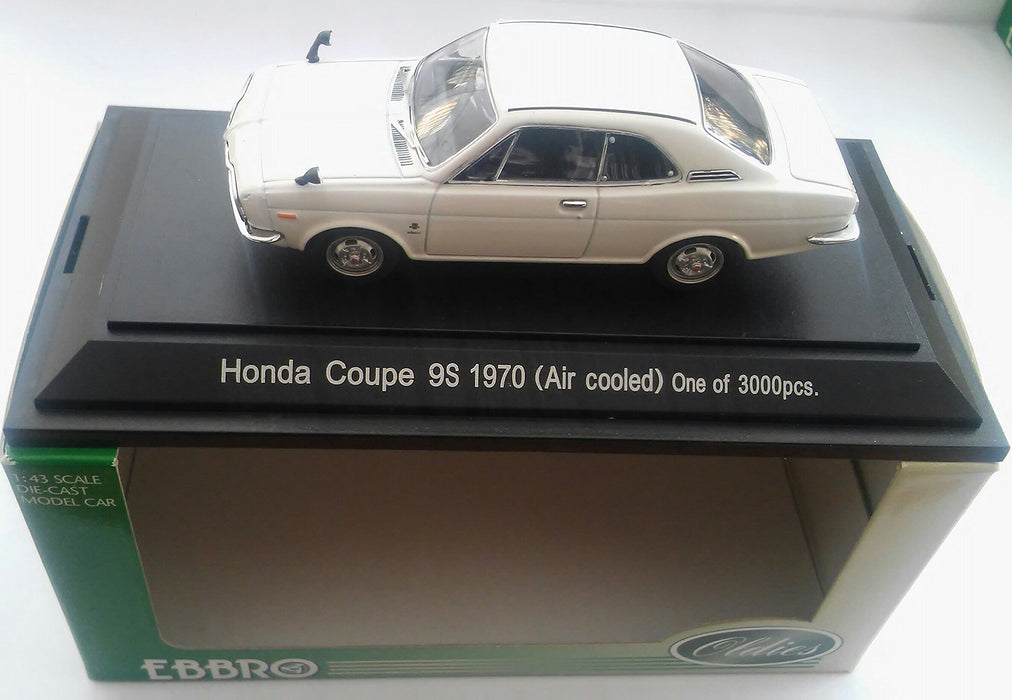 Ebro 1/43 Honda Coupe 9 1970 Weißes Endprodukt