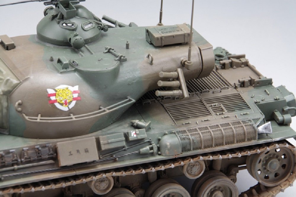 FINE MOLDS 1/35 Jgsdf Type 61 Tank Upgraded Plastic Model