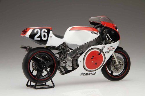 Fujimi 1/12 Bike Yamaha Yzf750 '87 Team Lucky Strike Roberts Modellbausatz
