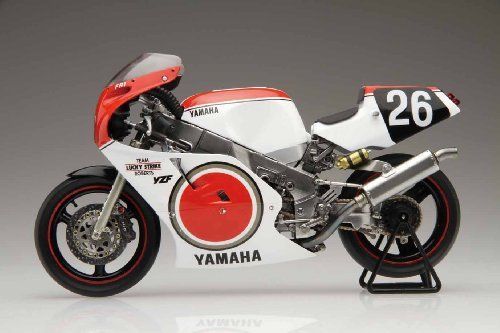 Fujimi 1/12 Bike Yamaha Yzf750 '87 Team Lucky Strike Roberts Modellbausatz