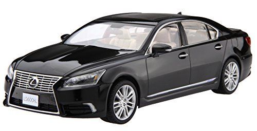 Fujimi Lexus LS600hl Plastic Model Kit Scale Model Car Kit