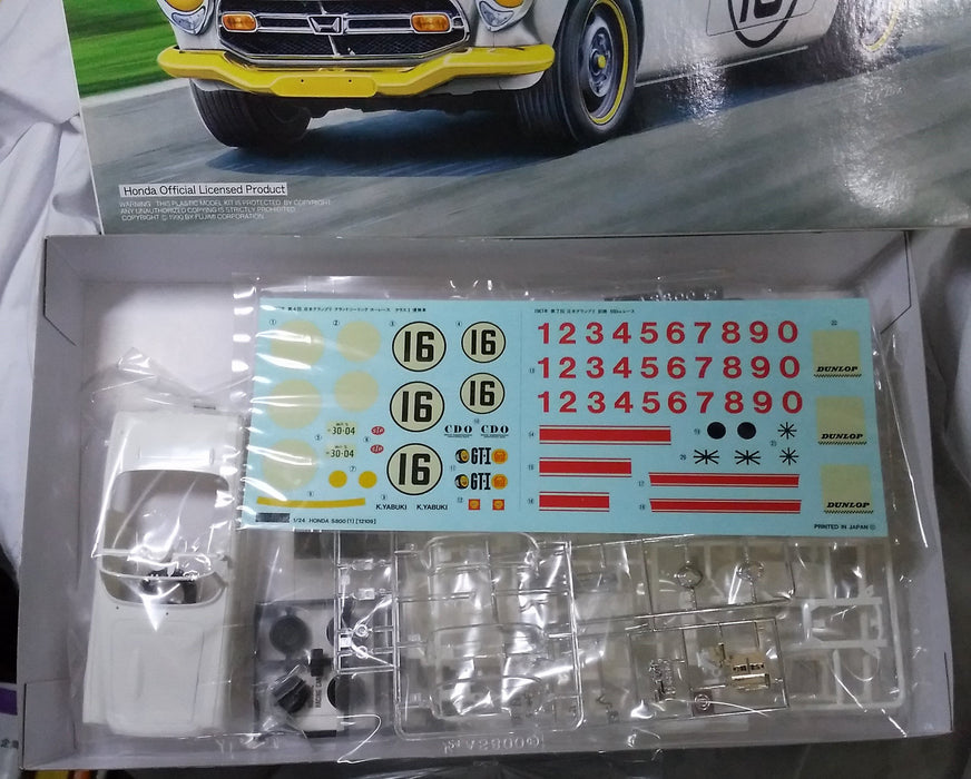 FUJIMI Hr4 Honda S800 Race Type 1/24 Scale Kit