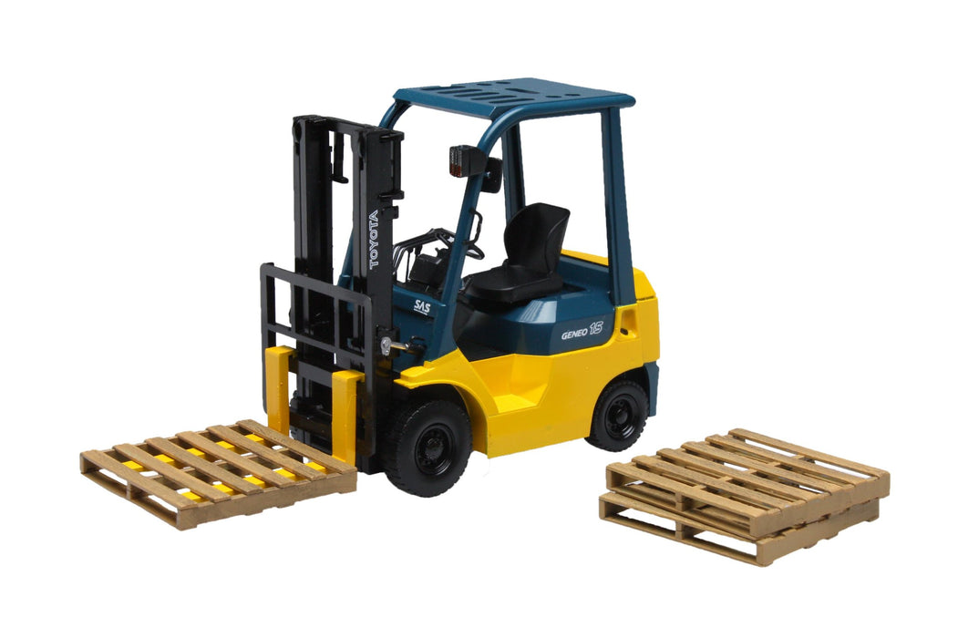 FUJIMI Gt19 011684 Garage &amp; Tool Series Toyota L&amp;F Geneo Forklift 1/32 Scale Kit