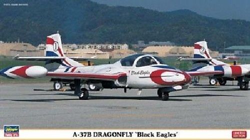 Hasegawa 1/72 A-37b Dragonfly Black Eagles Model Kit - Japan Figure
