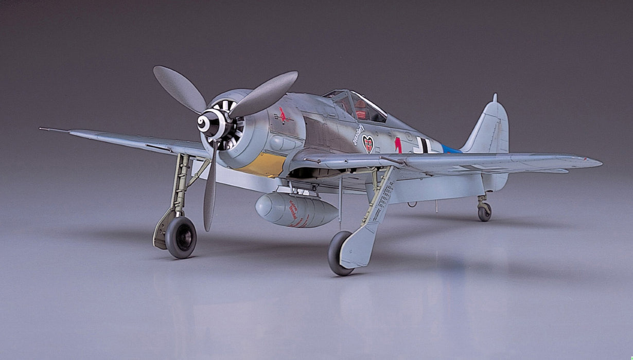 HASEGAWA - St21 Focke-Wulf Fw190A-8 Kit à l'échelle 1/32