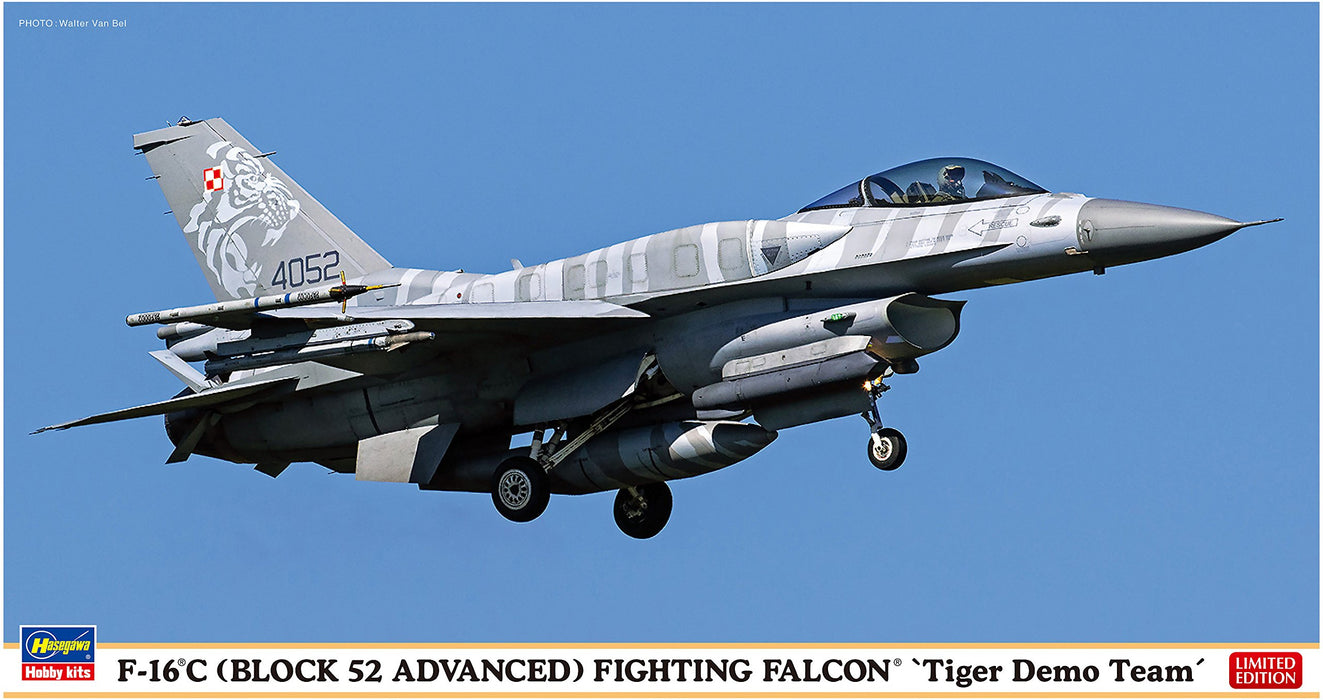 HASEGAWA 07452 F-16C Block 52 Advanced Fighting Falcon Tiger Demo Team 1/48 Scale Kit