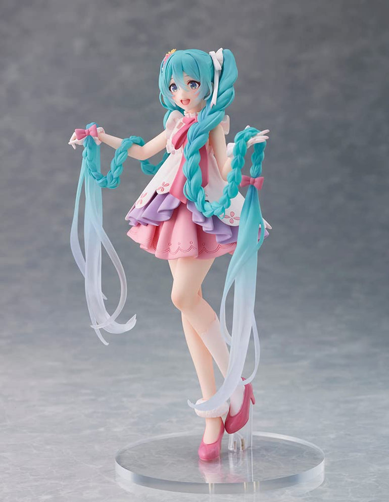 Taito Hatsune Miku Wonderland PVC Statue 