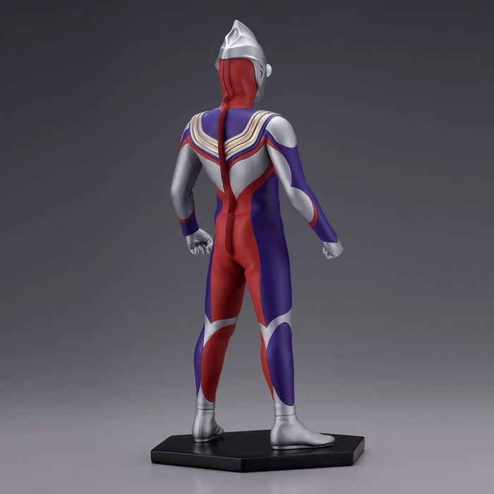 Kaiyodo Character Classics Ultraman Tiga 345Mm Resin Cast Painted Japan Figure Cc018