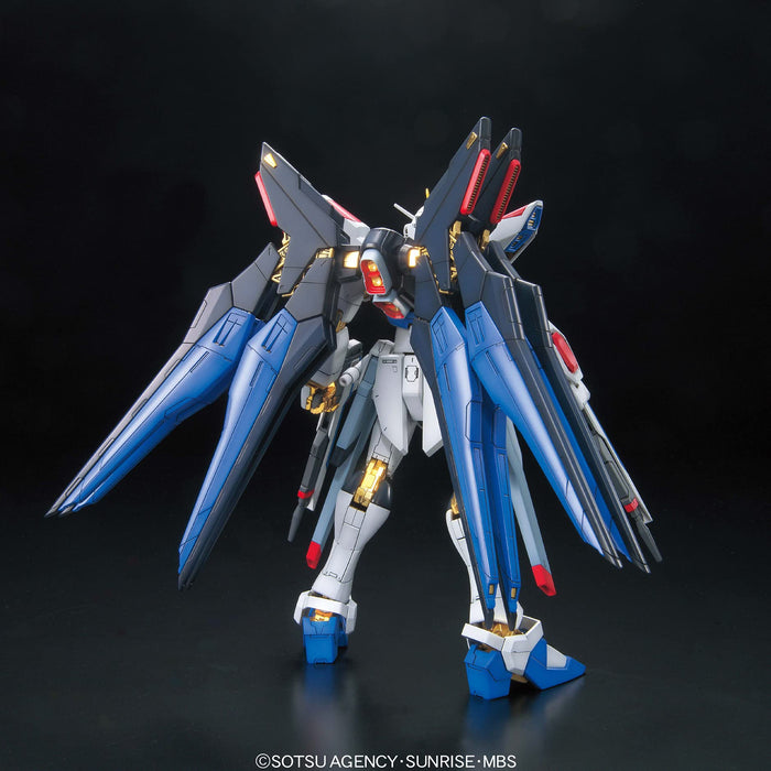 BANDAI Mg Gundam Strike Freedom Gundam Fbm Kit à l'échelle 1/100