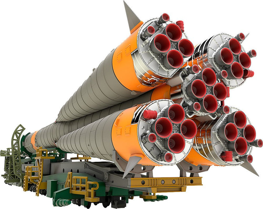 GOOD SMILE COMPANY Moderoid 1/150 Soyuz Rocket &amp; Transport Train Plastic Model