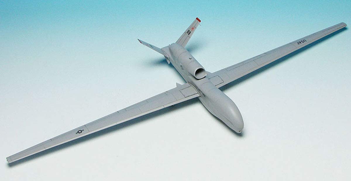 PLATZ Ac-4 U.S.A.F. Unmanned Aerial Vehicles Rq-4B Global Hawk 1/72 Scale Kit