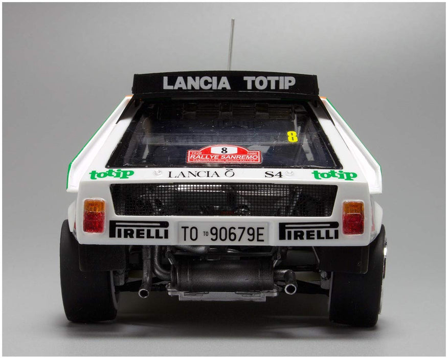 PLATZ Pn24005 Lancia Delta S4 '86 Rally Sanremo Bausatz im Maßstab 1/24