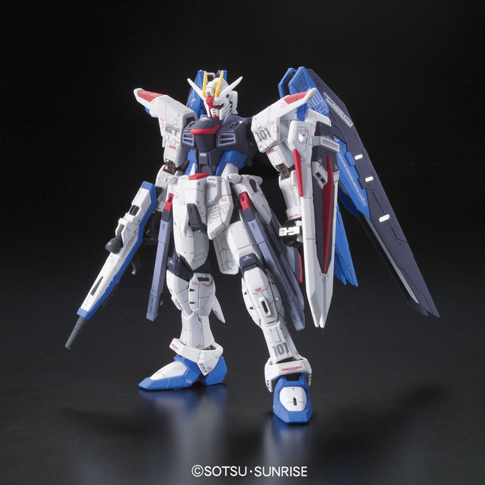 BANDAI Rg 05 Freedom Gundam Zgmf-X10A Bausatz im Maßstab 1:144