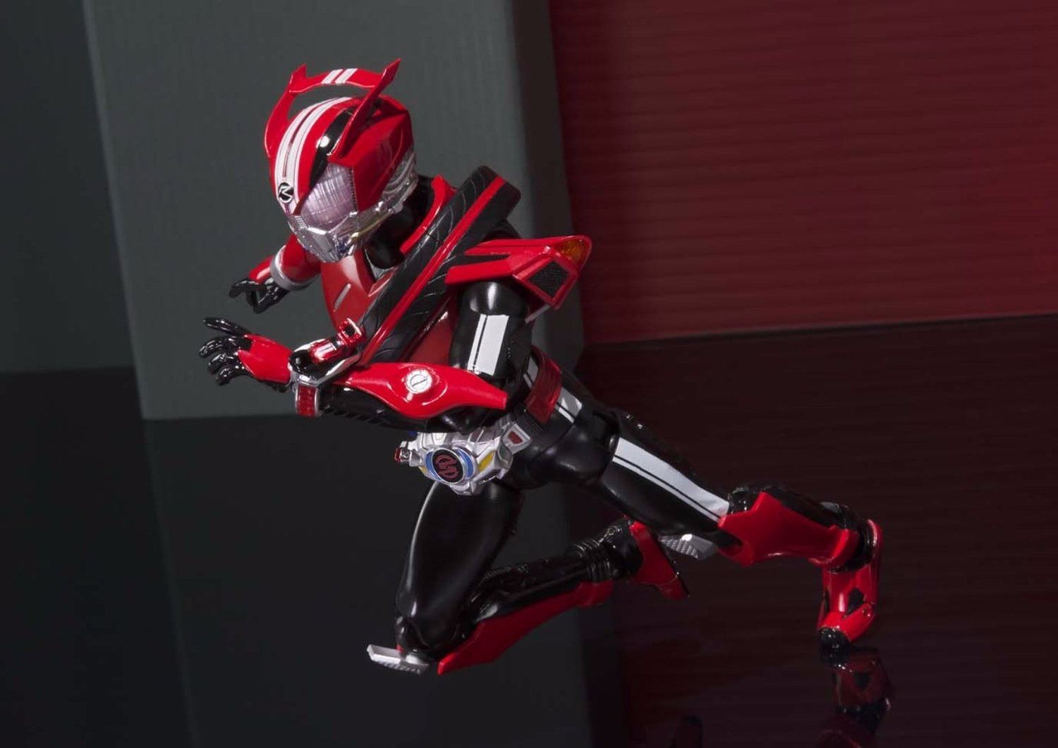 S.h.figuarts Masked Kamen Rider Drive Type Speed Action Figure Bandai- Japan Figure Store - #1 Bring To You The Best Japanese Goods