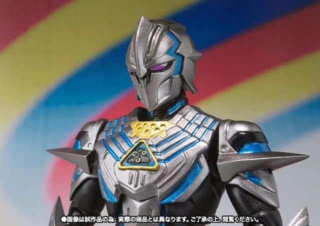 Shfiguarts figurine non officielle Sentai Akiba Ranger Delu Knight Bandai