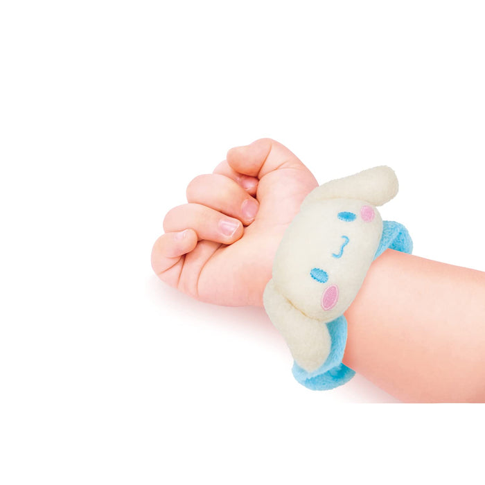 KAWADA Sanrio Baby Flauschige Handgelenkrassel Cinnamoroll