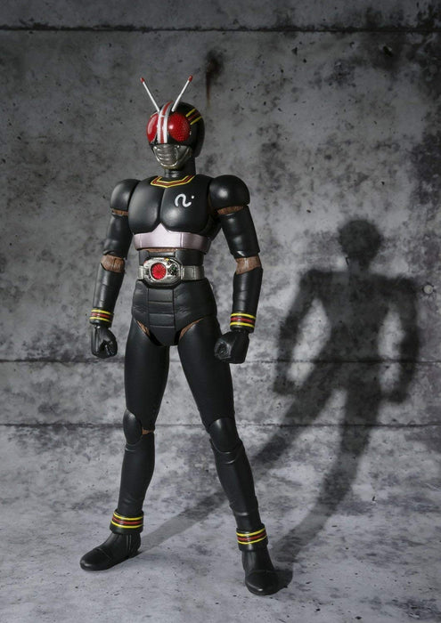 Bandai Spirits Sh Figuarts Kamen Rider, schwarz, 150 mm, ABS-PVC-Figur